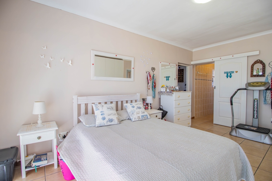 4 Bedroom Property for Sale in Yzerfontein Western Cape